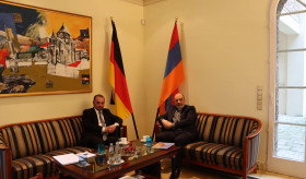 Am 28. Dezember hat der Primas der Diözese der Armenischen Kirche in Deutschland Bischof Serovbe Isakhanyan die Botschaft besucht.