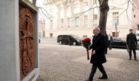 Der Premierminister besuchte die Konrad-Adenauer-Stiftung und ehrte das Gedenken an die Opfer des Völkermordes an den Armeniern