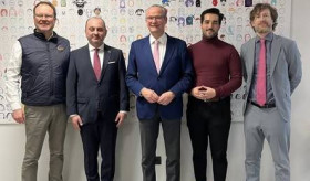 ԳԴՀ ԱԳՆ պետնախարար Գունտեր Կրիխբաումն այցելեց Բեռլինի Թումո կենտրոն