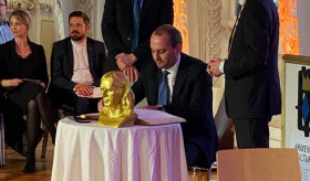 Grigor Shashikyan, ein zeitgenössischer armenischer Schriftsteller, wurde in Deutschland mit dem Rückert-Preis ausgezeichnet