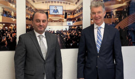 Botschafter Yengibaryan traf mit dem Vorsitzenden der Münchner Sicherheitskonferenz, Botschafter Christoph Heusgen, zusammen.