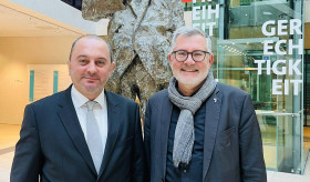 Das Treffen des Botschafters mit dem Bundestagsabgeordneten Dietmar Nietan