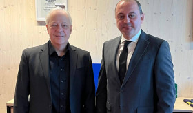 Der Botchafter traf sich mit Herrn Markus Töns, dem Obmann des Ausschusses für die Angelegenheiten der Europäischen Union im Bundestag.