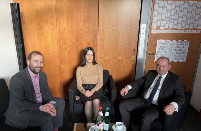 Դեսպան Վիկտոր Ենգիբարյանի հանդիպումը պատգամավոր Շրապսի հետ