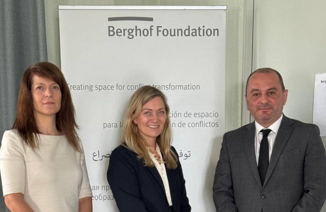 Der Botschafter Viktor Yengibaryan traf sich mit Vertretern der Berghof Stiftung
