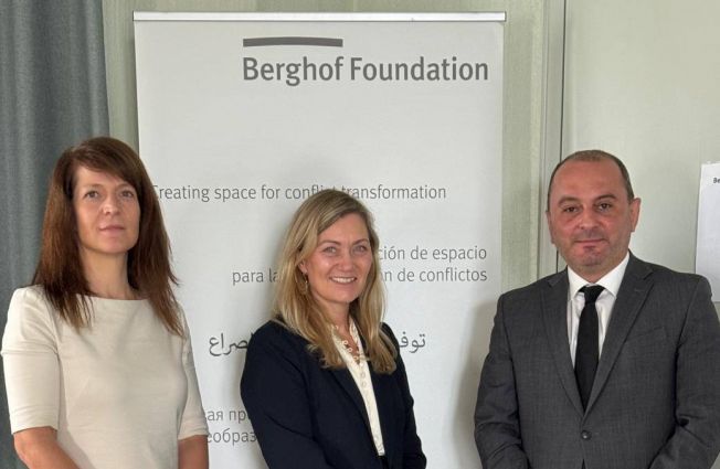 Der Botschafter Viktor Yengibaryan traf sich mit Vertretern der Berghof Stiftung